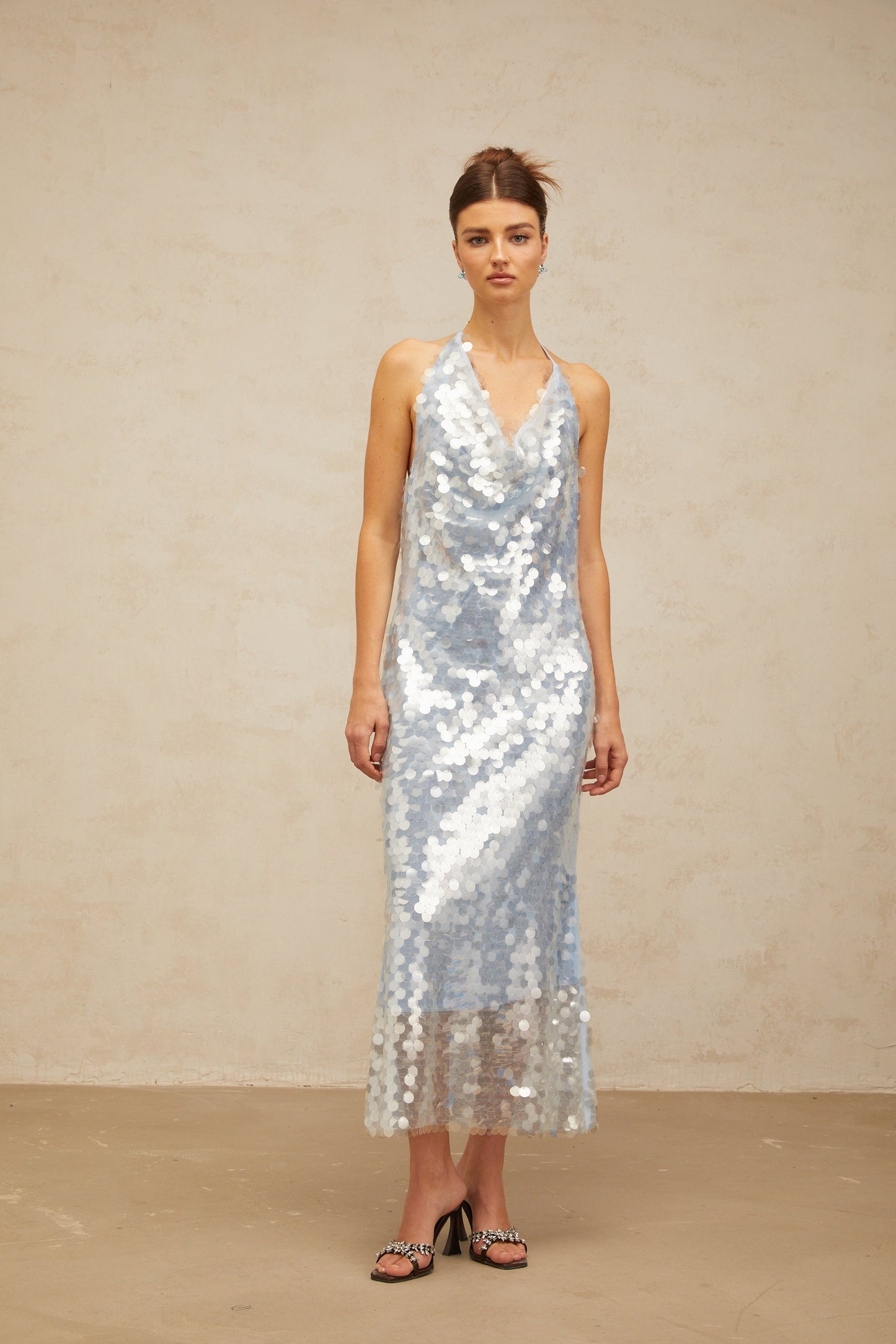 Babette Mavi Halter Yaka Payetli Midi Elbise