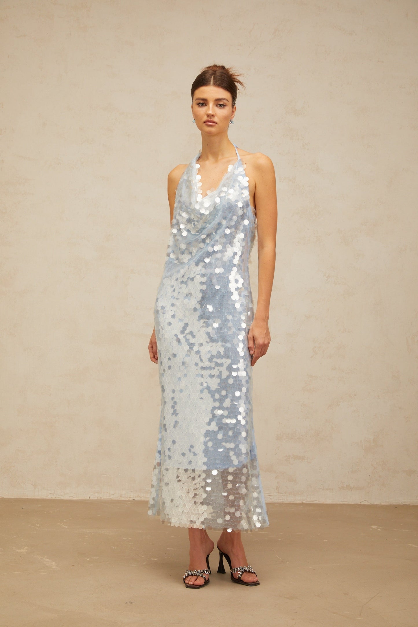 Babette Mavi Halter Yaka Payetli Midi Elbise
